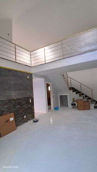 Moradia T4 Casa de Autor com piscina · Silveira, Torres Vedras - Grande imagem: 5/12