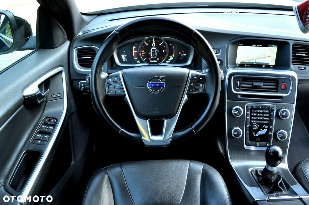 Volvo V60 D3 Summum - 6