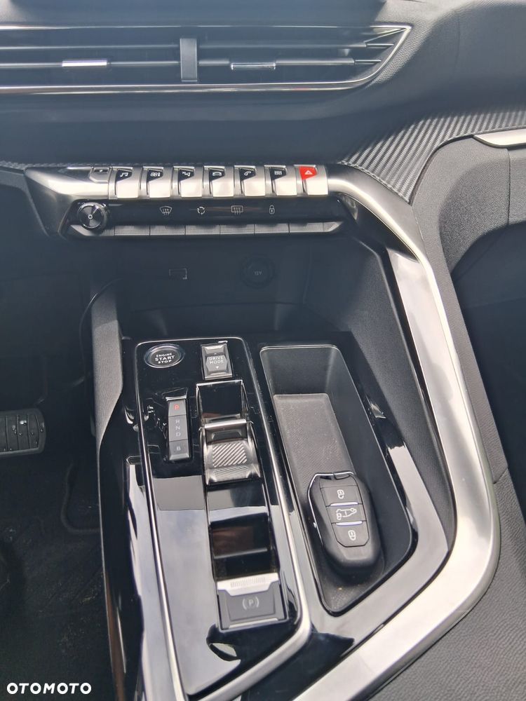 Peugeot 3008 1.6 PureTech Hybrid PHEV Allure S&S EAT8 - 7