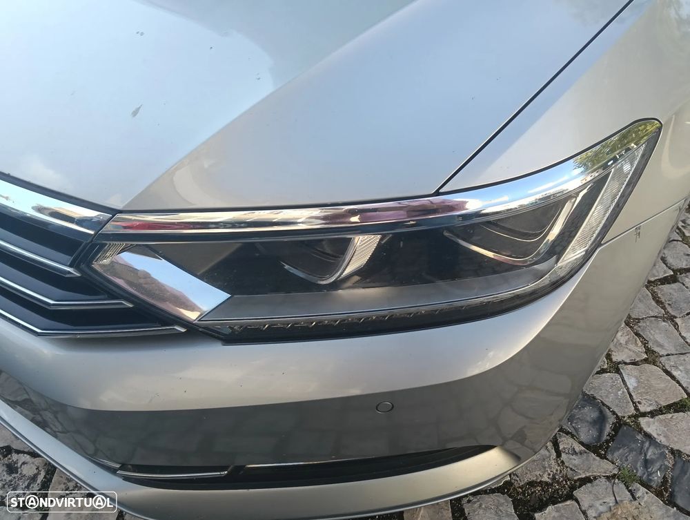 VW Passat Variant 1.6 TDI Highline DSG - 21