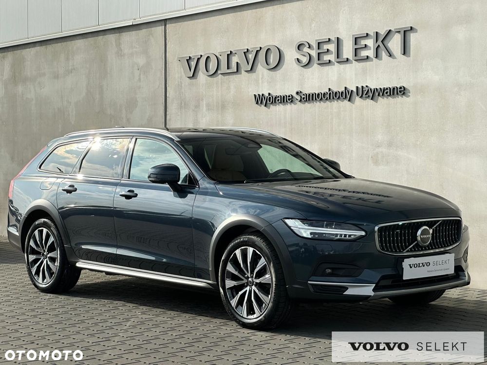 Volvo V90 Cross Country - 3