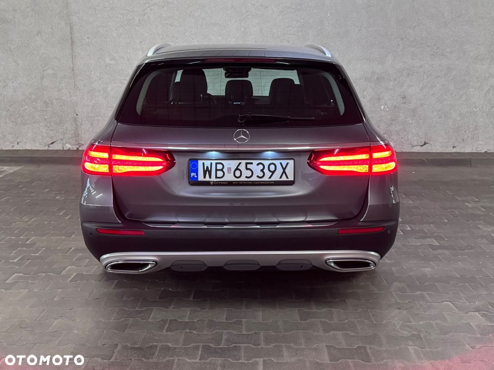 Mercedes-Benz E-Class 2017 photo 4