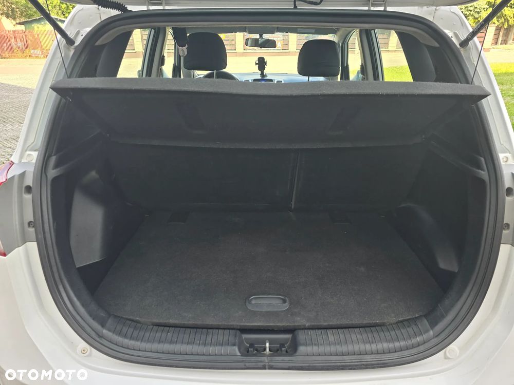 Hyundai ix20 - 10