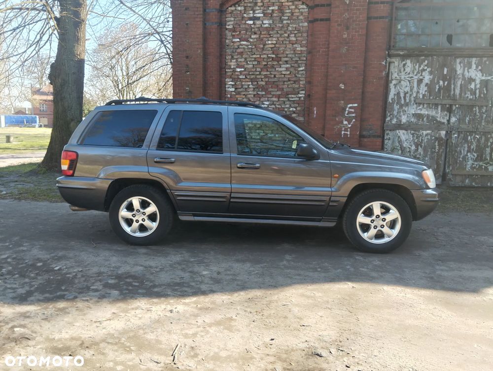 Jeep Grand Cherokee - 18