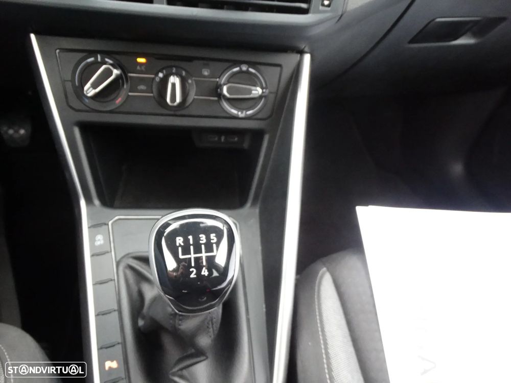VW Taigo 1.0 TSI Urban - 13