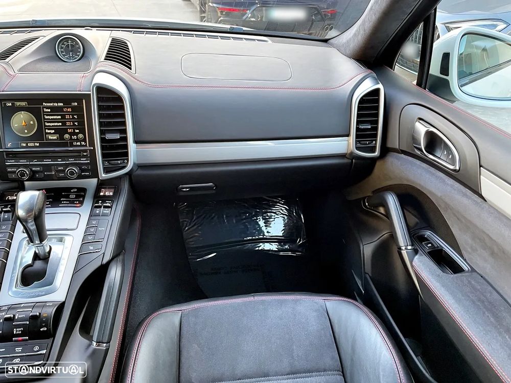 Porsche Cayenne GTS - 13