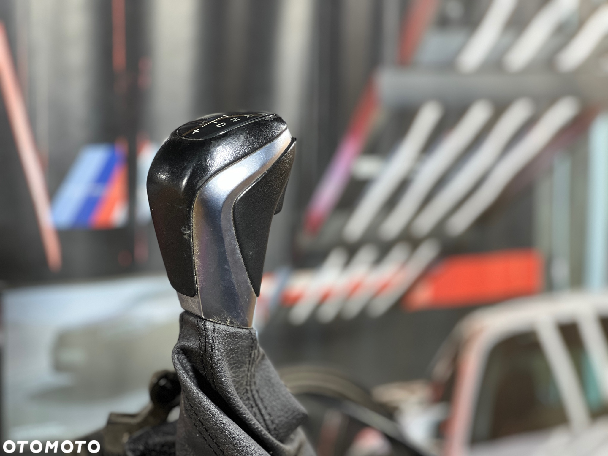 BMW 2 F45 F46 UK  WYBIERAK LEWAREK ZMIANY BIEGÓW 8483099 - 2