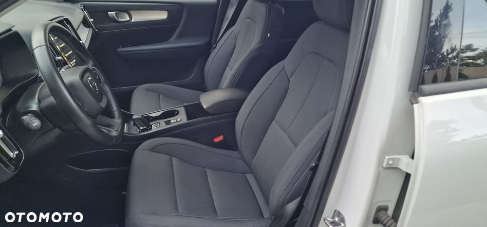 Volvo XC 40 B4 B DKG Ultimate Dark - 22