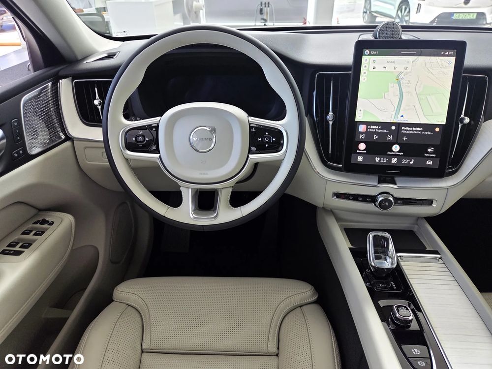 Volvo XC 60 B5 B AWD Plus Bright - 12