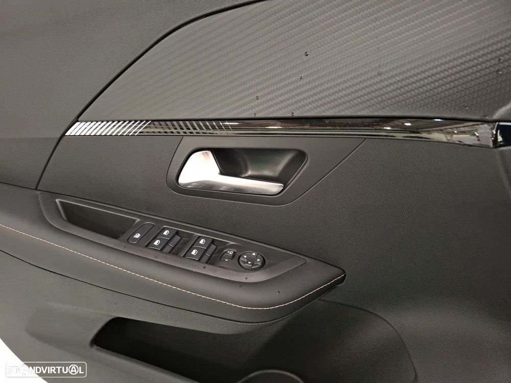 Peugeot e-208 50 kWh Allure - 17