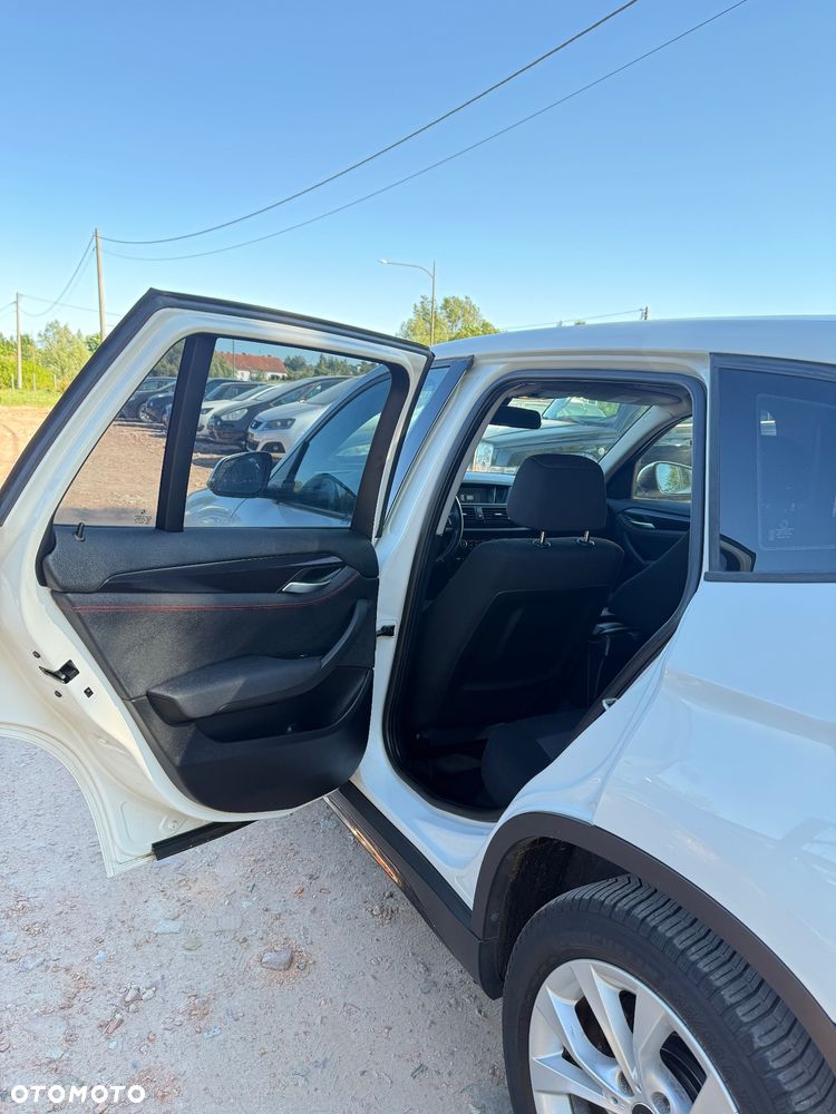 BMW X1 sDrive18i xLine - 22