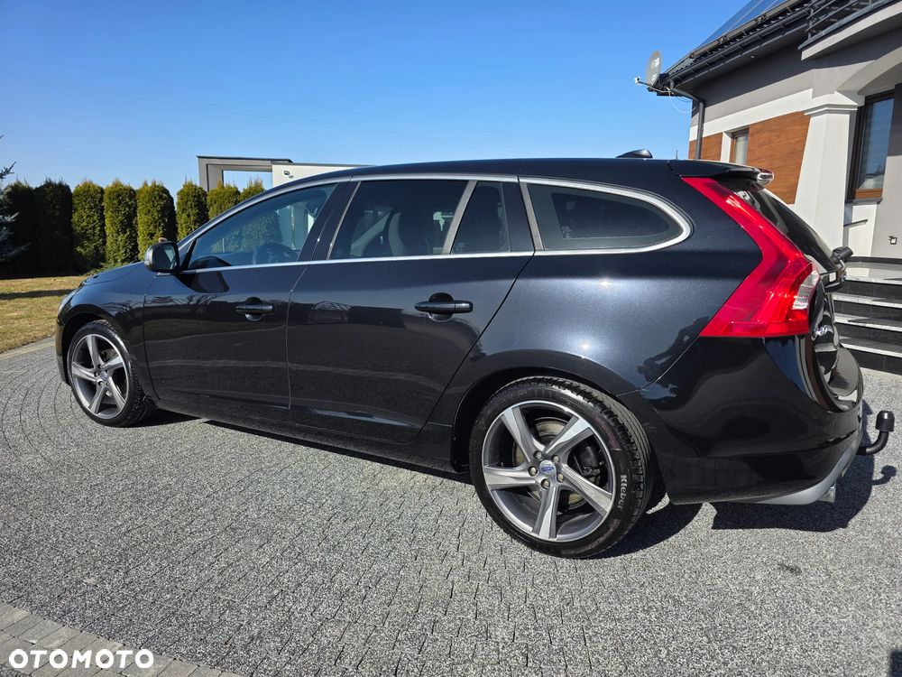 Volvo V60 D3 Geartronic Summum - 13