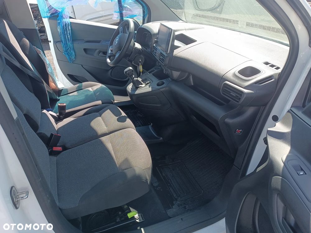 Toyota proace city partner 2022r - 14