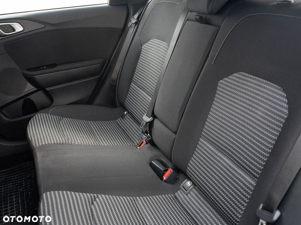 Kia Ceed 1.5 T-GDI M - 25