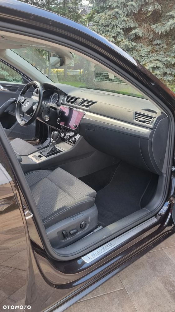 Skoda Superb 2.0 TDI SCR Style DSG - 8