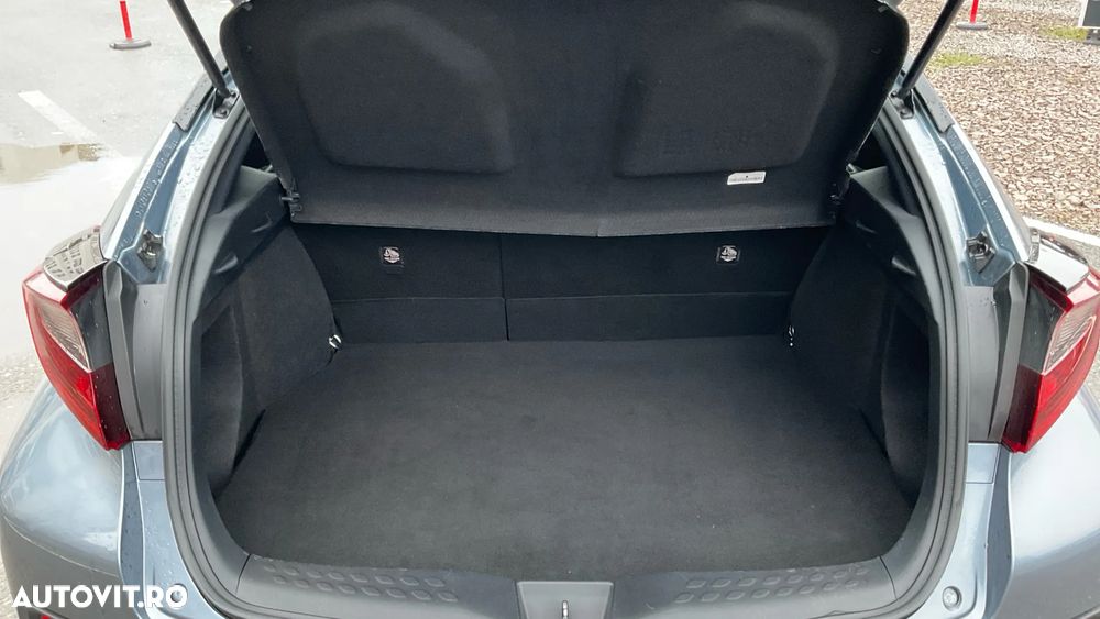 Toyota C-HR Hybrid Business-Edition - 11