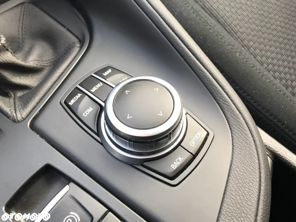 BMW X1 sDrive18i Business Edition - 36