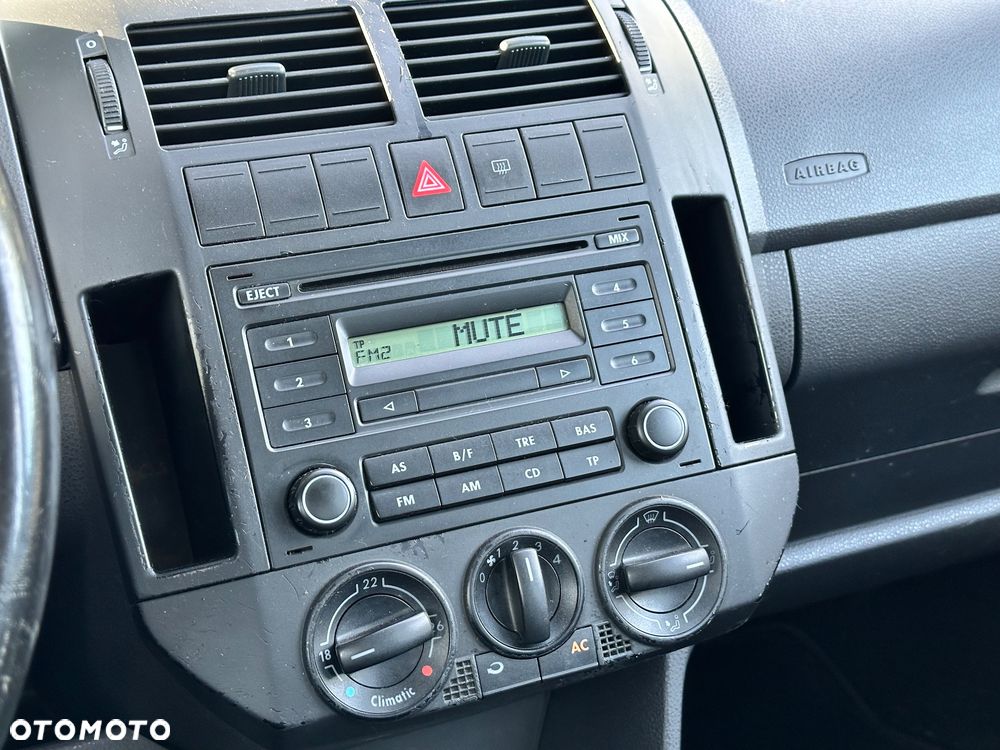 Volkswagen Polo 1.4 16V Fun - 16