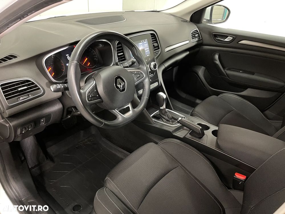 Renault Megane TCe EDC Zen - 5