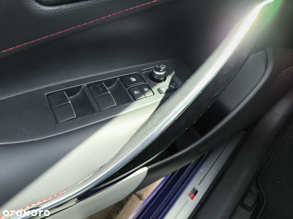 Toyota Corolla 1.8 Hybrid GR Sport Dynamic - 12