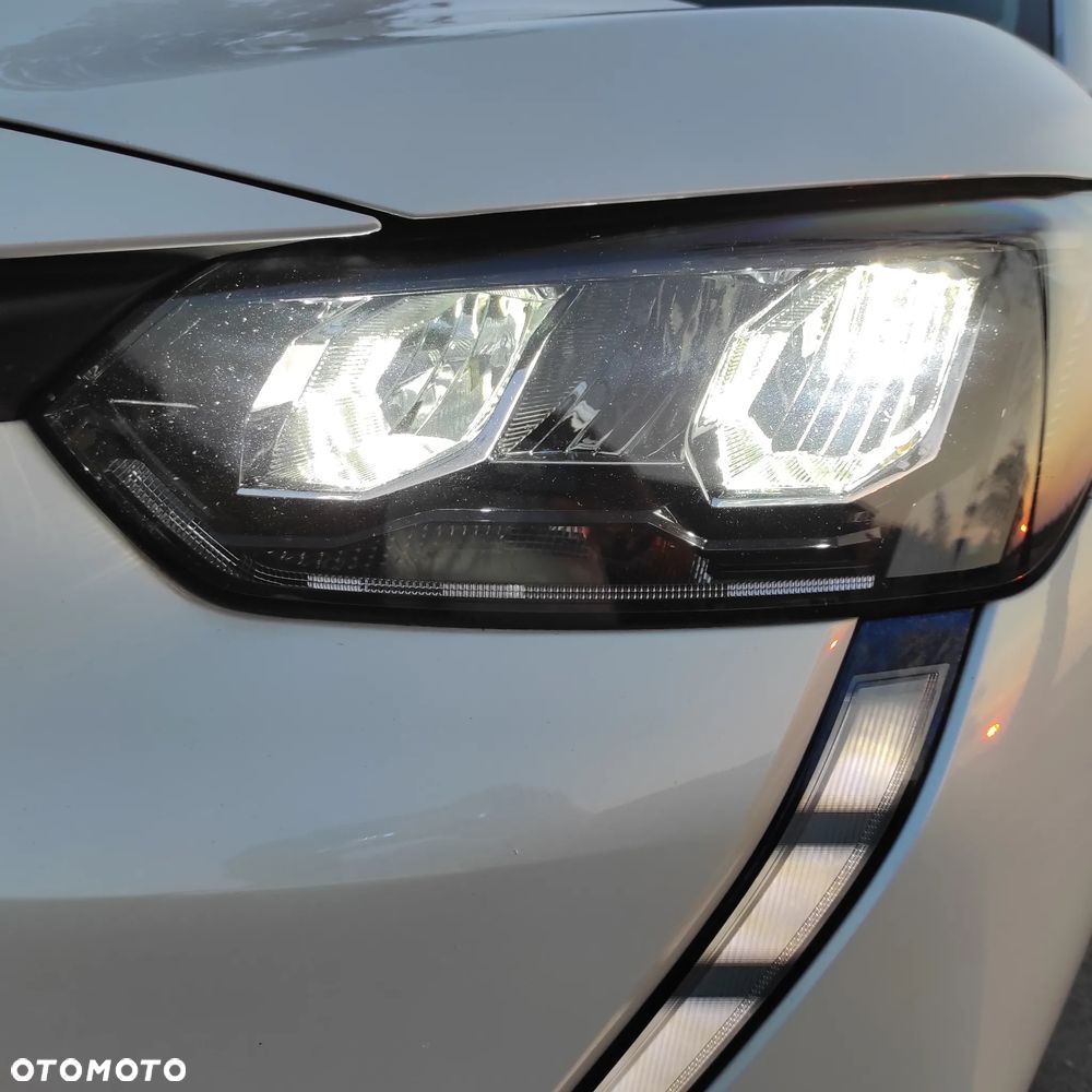 Peugeot 208 - 39
