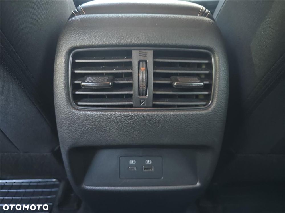 Nissan Qashqai 1.3 DIG-T mHEV N-Connecta Xtronic - 24