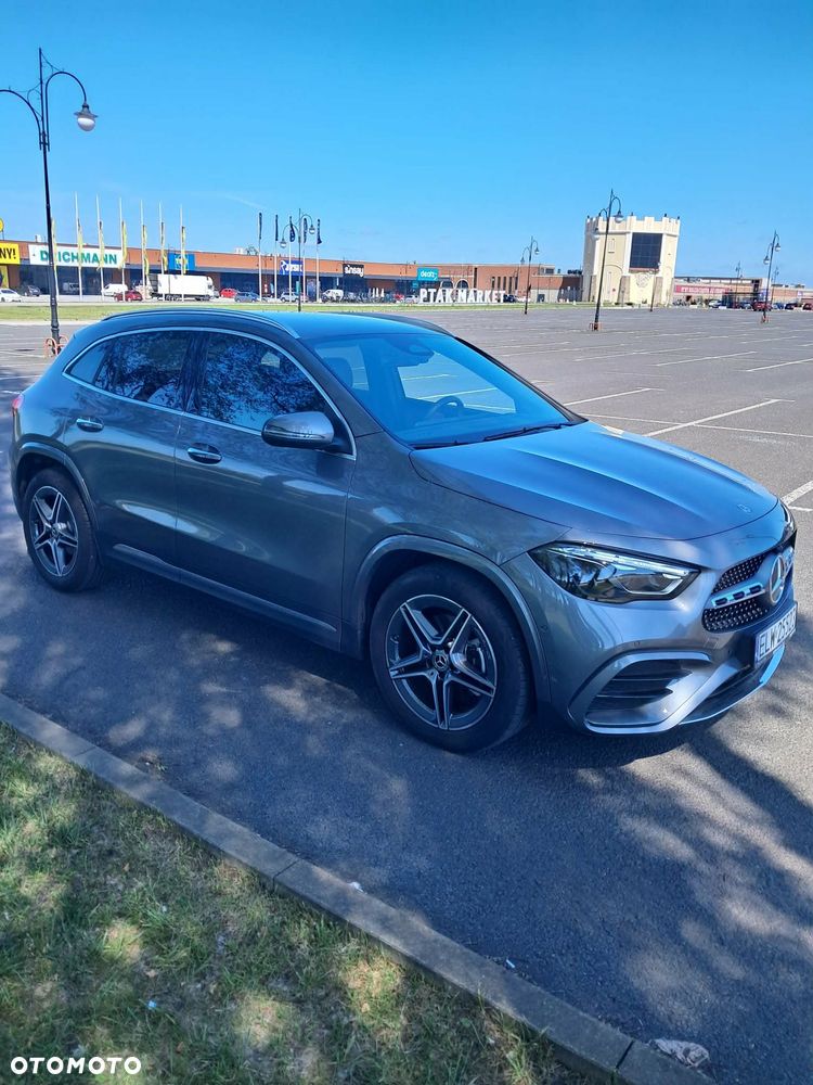 Mercedes-Benz GLA 200 d AMG Line - 2