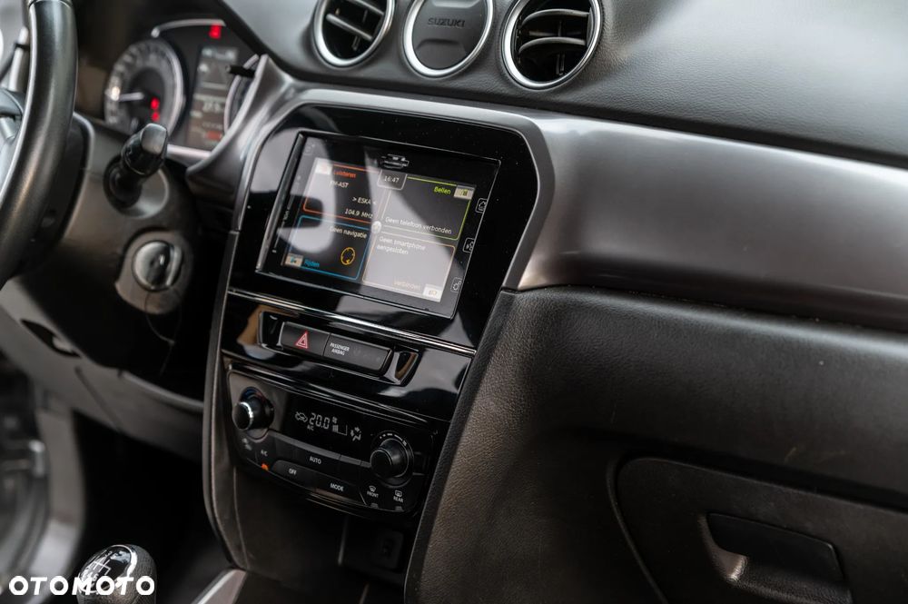 Suzuki Vitara 1.4 Boosterjet Hybrid Comfort - 28