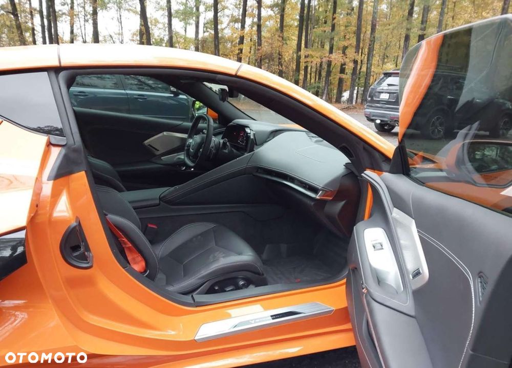 Chevrolet Corvette - 9