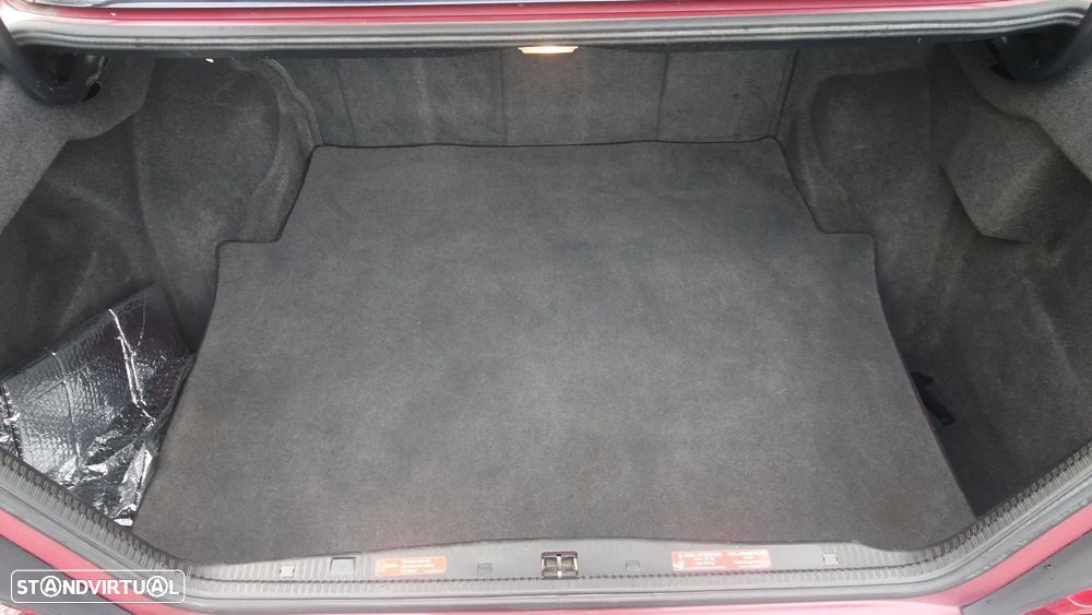 Mercedes-Benz E 200 - 35
