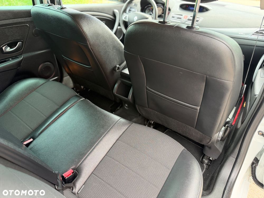 Renault Megane TCe 130 Luxe - 29