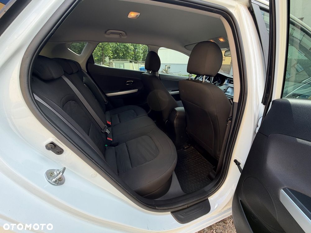 Kia Ceed 1.6 GDI Smart Plus - 10