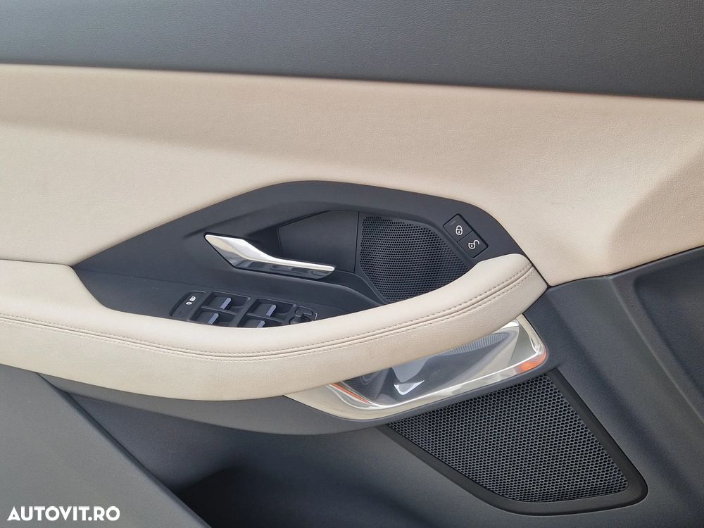 Jaguar E-Pace D150 AWD Base - 26