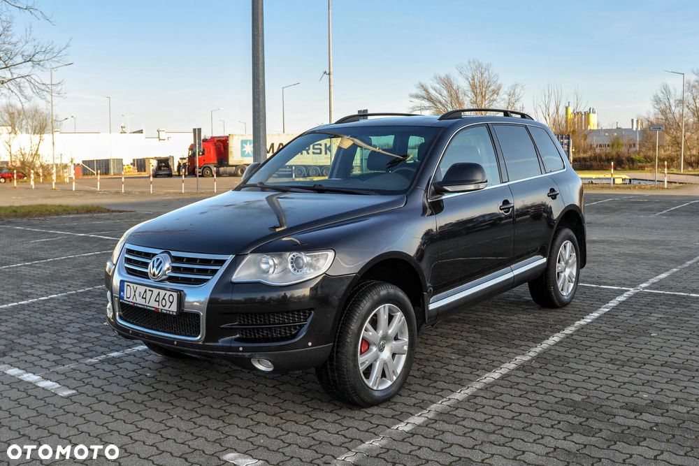 Volkswagen Touareg - 1