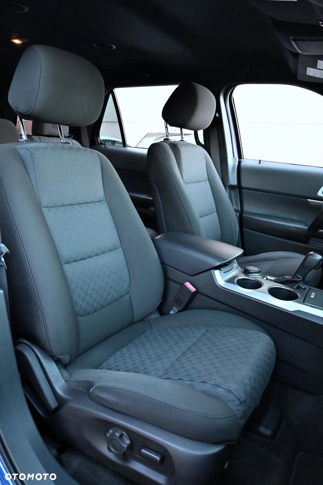 Ford Explorer - 31