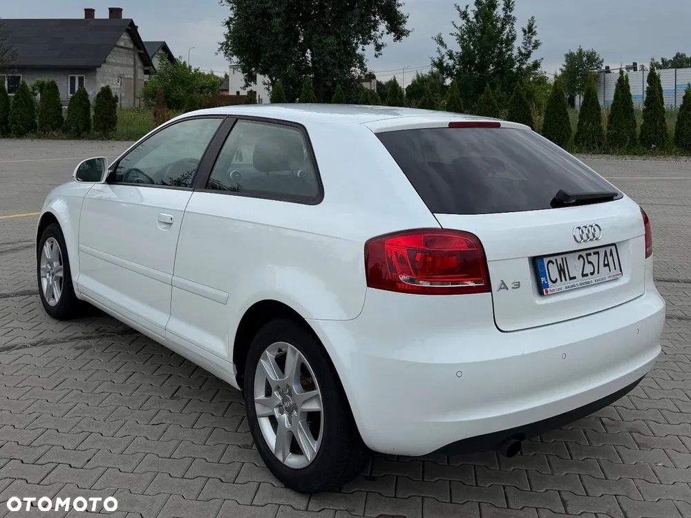 Audi A3 3-drzwiowe 1.6 Attraction - 3