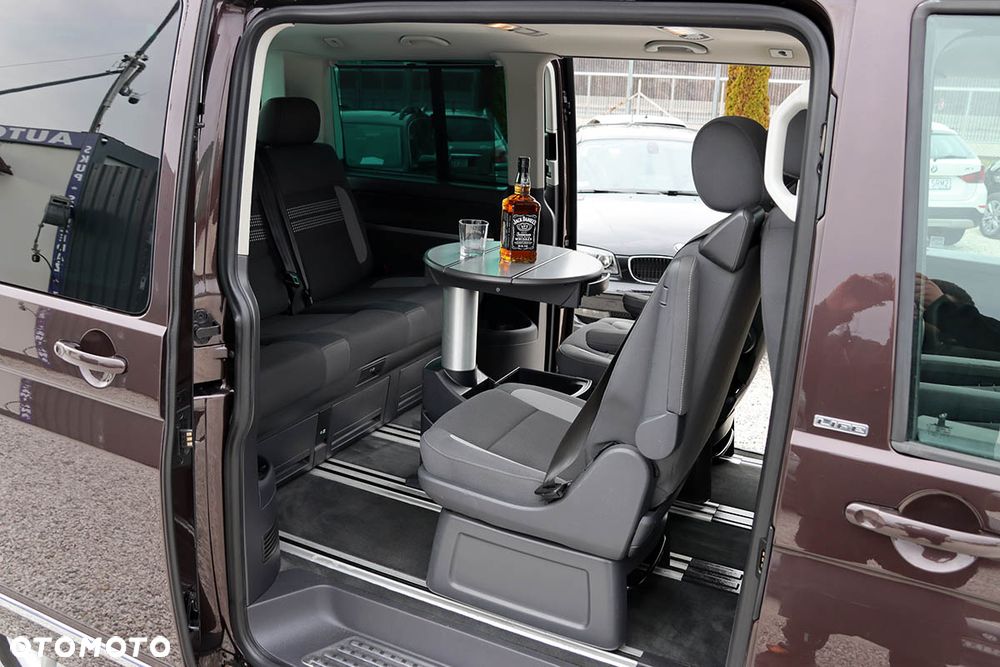 Volkswagen Multivan - 29