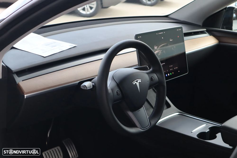Tesla Model Y Performance Dual Motor AWD - 13