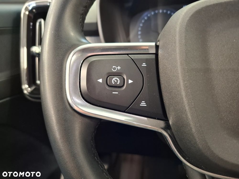 Volvo XC 40 T3 - 17