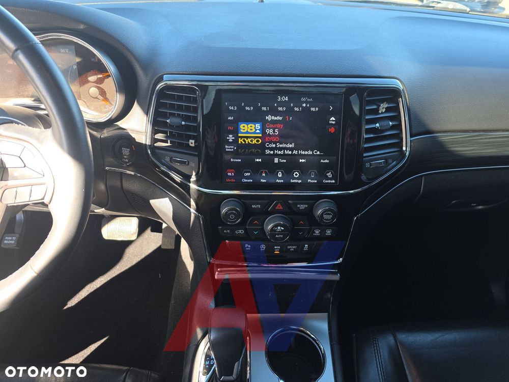 Jeep Grand Cherokee - 11