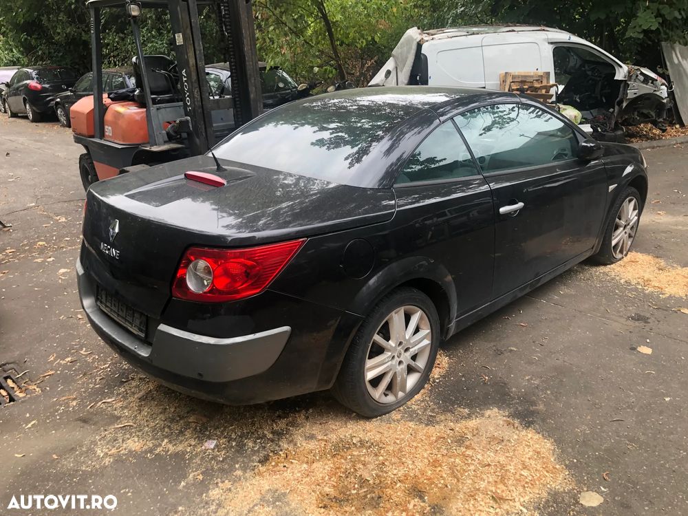 Dezmembrez Renault Megane 2 cabrio  2005 negru benzina - 4