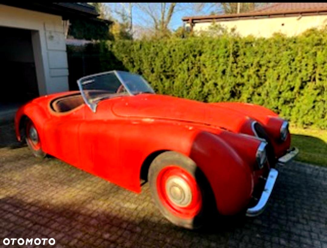 Jaguar XK - 10