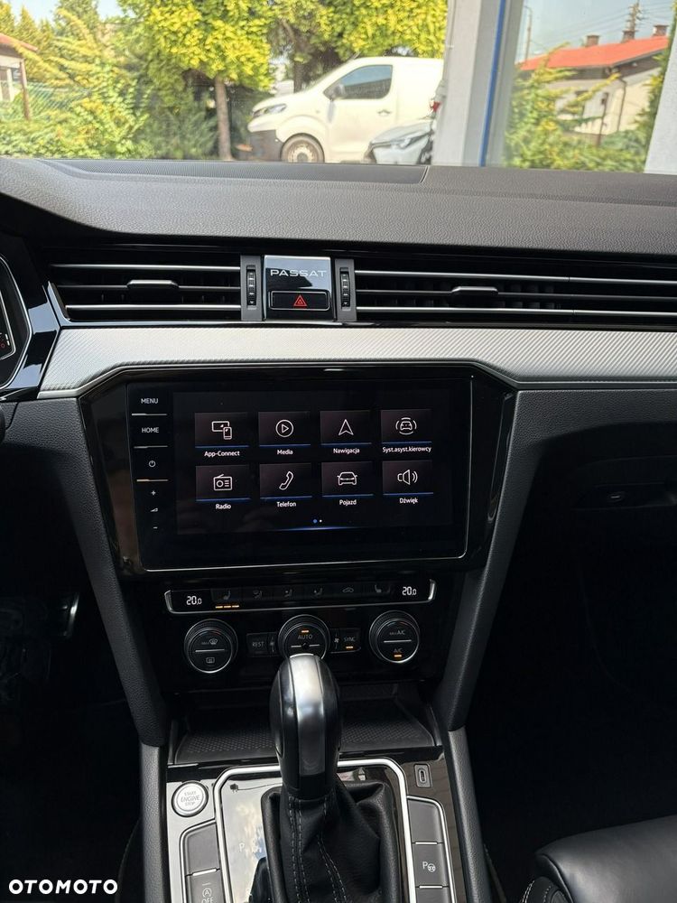 Volkswagen Passat - 30
