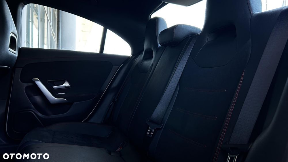 Mercedes-Benz CLA 180 AMG Line 7G-DCT - 22