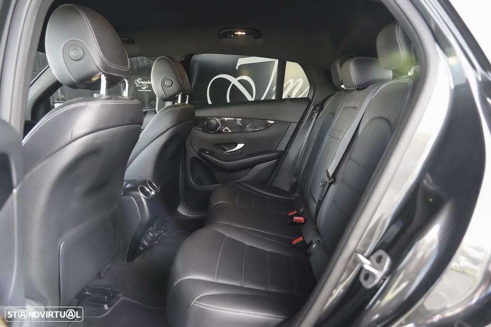 Mercedes-Benz GLC 300 e Coupe 4Matic 9G-TRONIC Avantgarde Advanced - 37