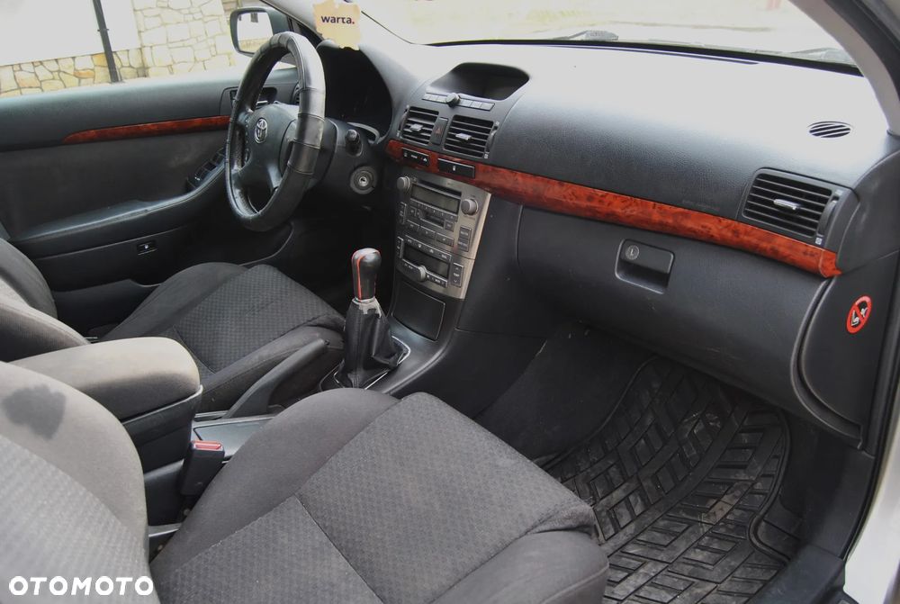 Toyota Avensis - 7