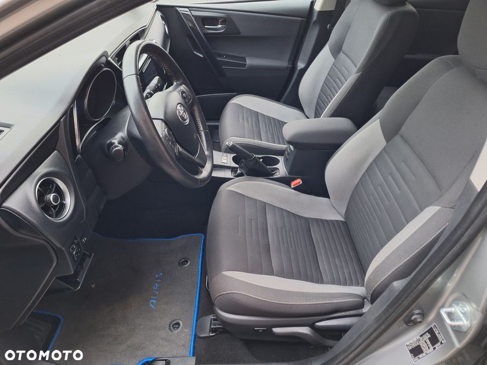 Toyota Auris - 11