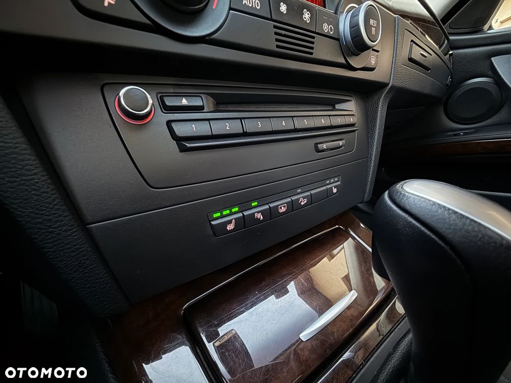 BMW Seria 3 320d xDrive DPF - 36