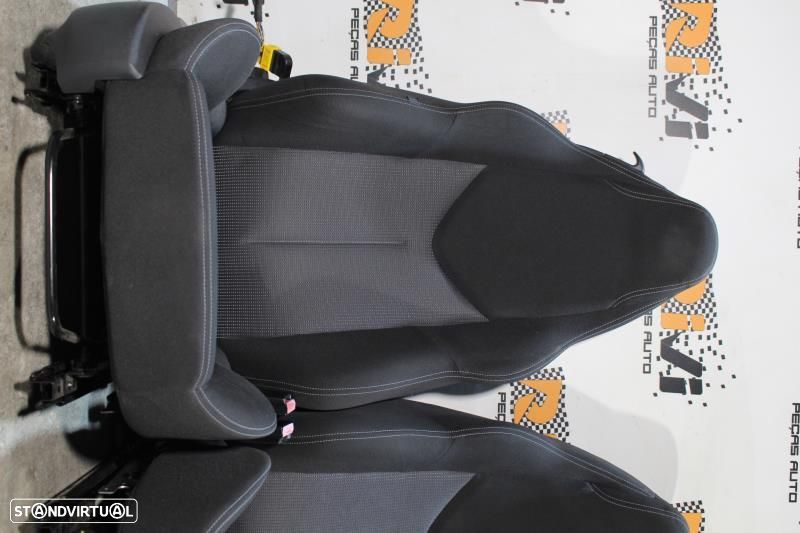 Bancos Peugeot RCZ em Tecido - 3