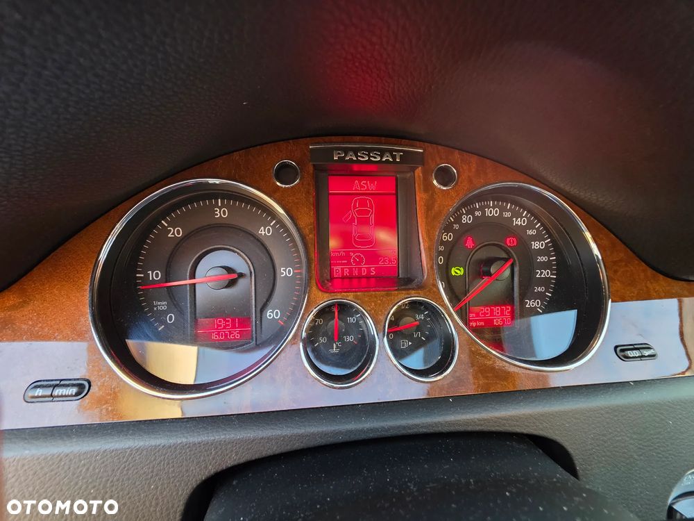 Volkswagen Passat 2.0 TDI Highline DSG - 8